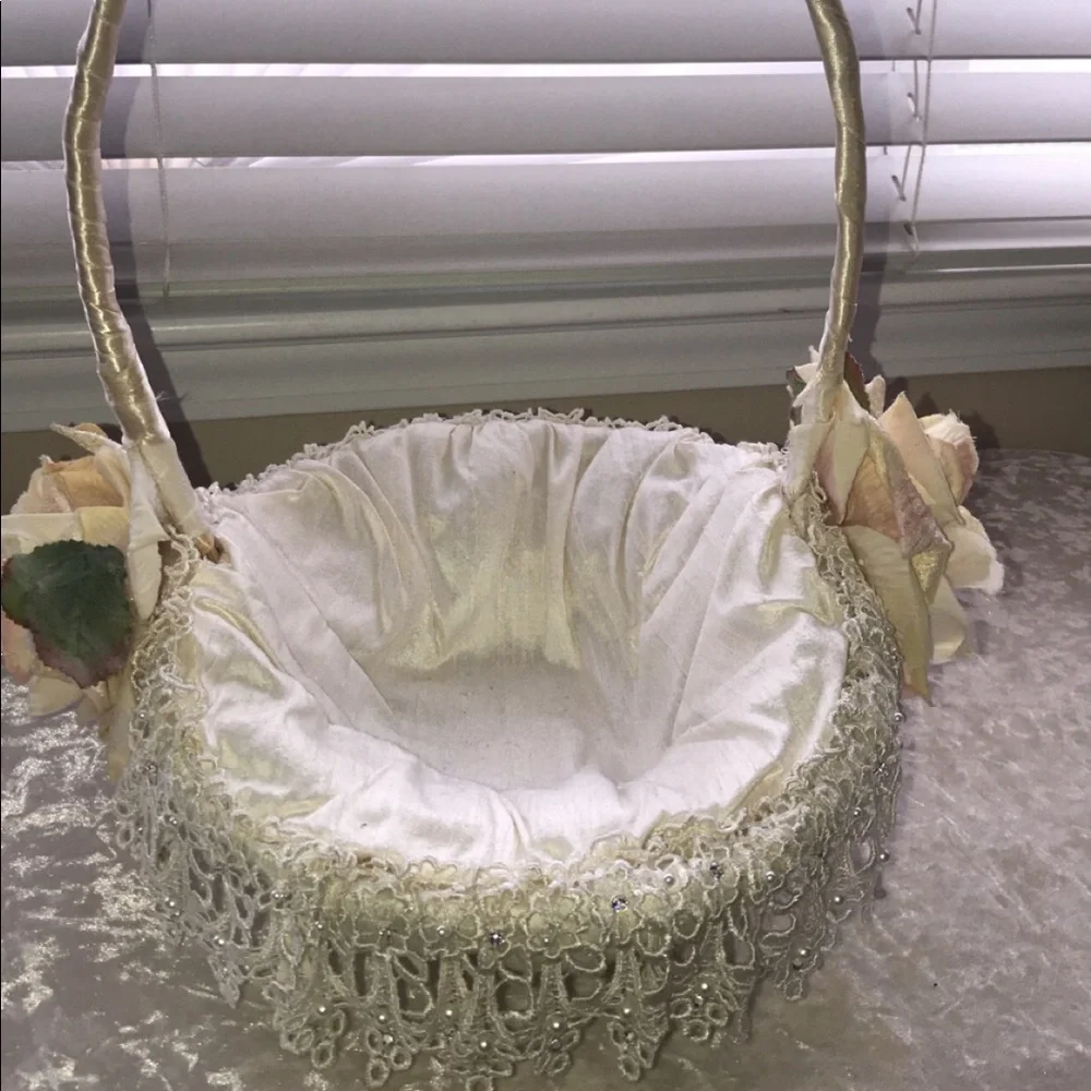 Vintage Victorian silk taffeta/lace flower girl basket